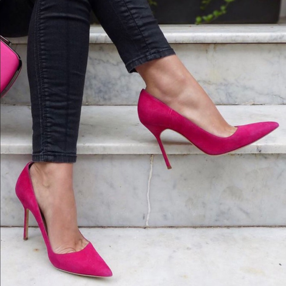 Manolo Blahnik Pink Suede Pumps Size 9